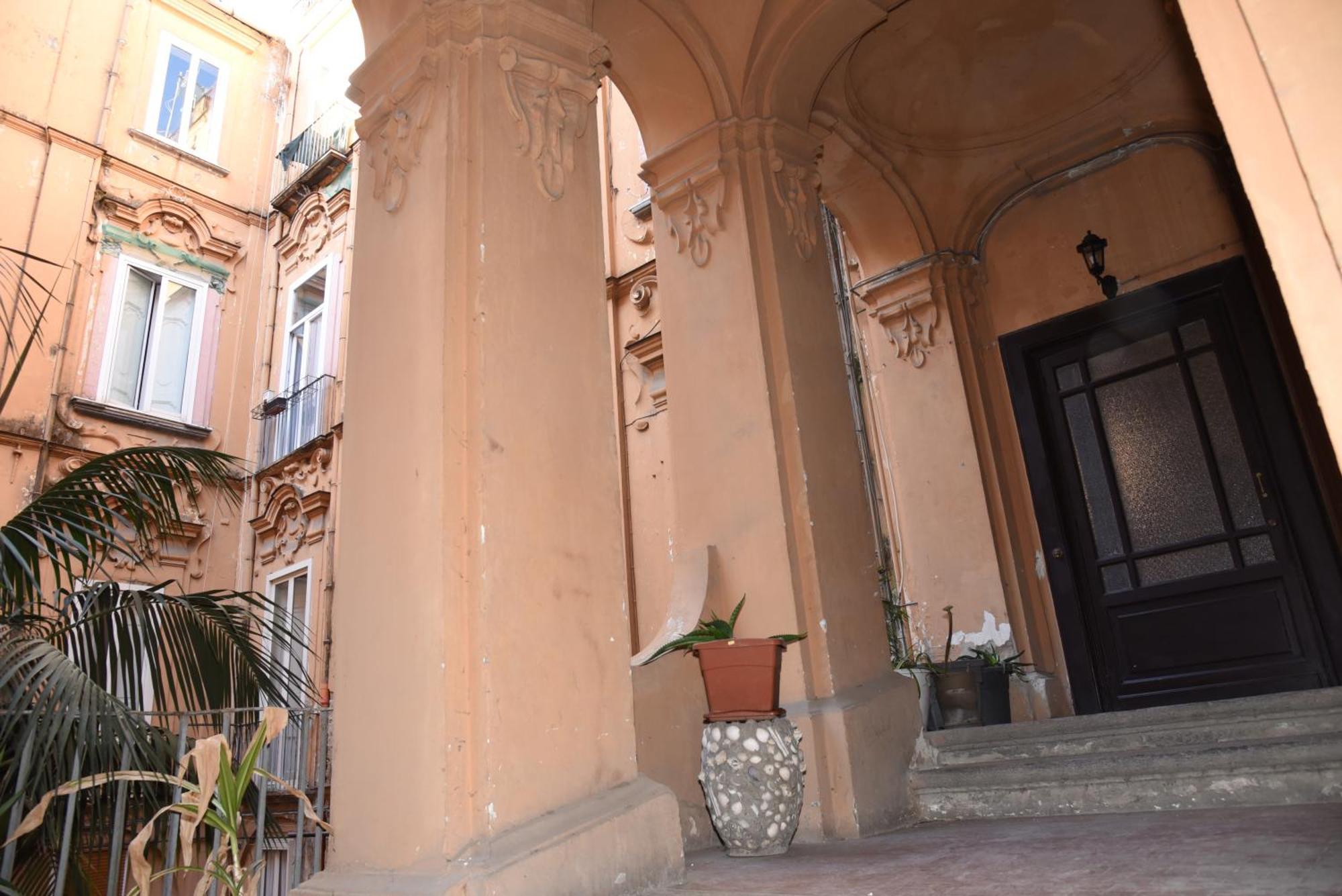 Costigliola Baroque Palace Flat Next Mann Museum เนเปิลส์ ภายนอก รูปภาพ